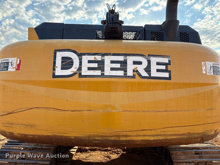 image for item EF6073 2014 John Deere 250G excavator