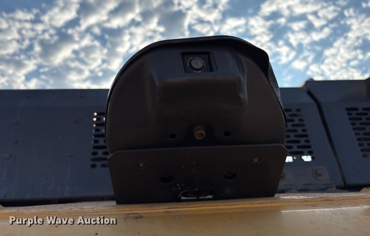 image for item EF6073 2014 John Deere 250G excavator