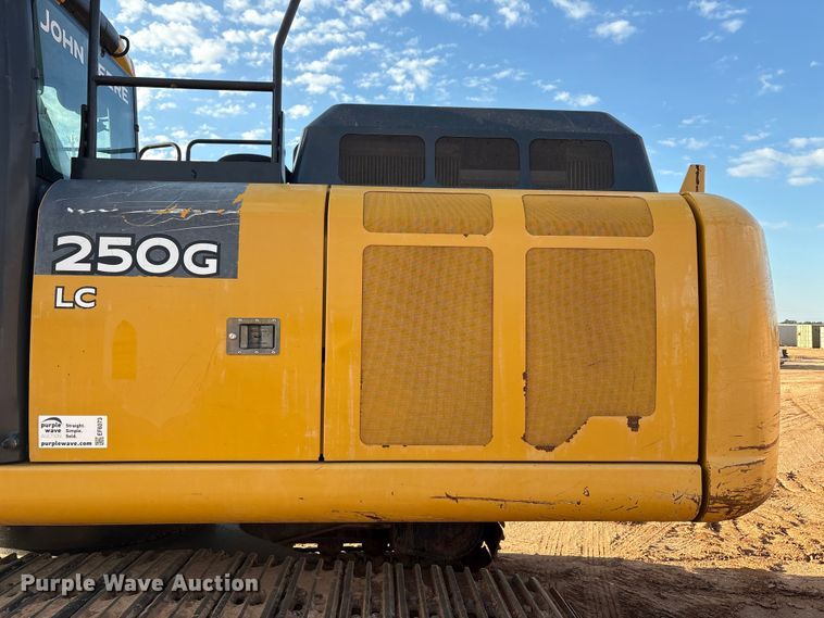 image for item EF6073 2014 John Deere 250G excavator