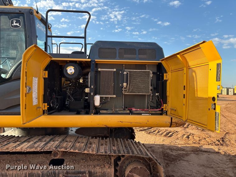 image for item EF6073 2014 John Deere 250G excavator