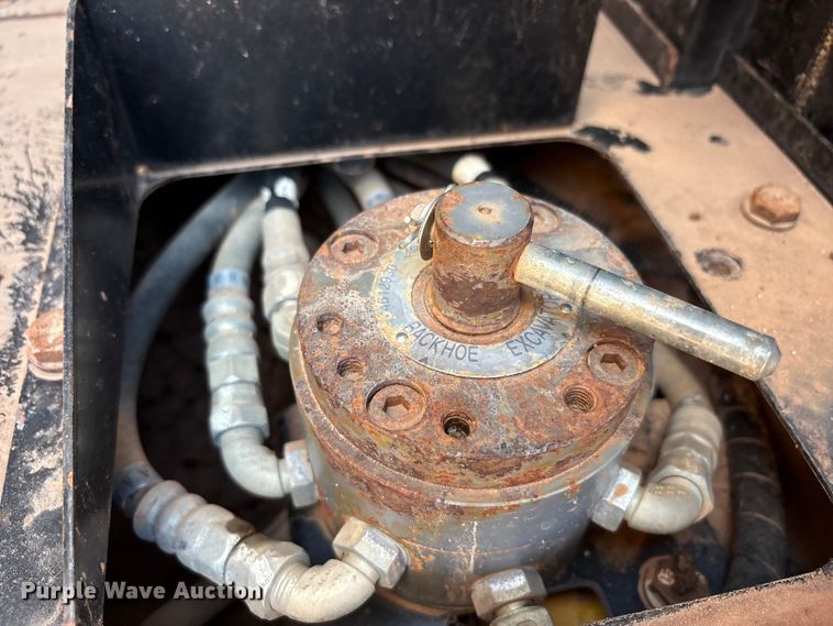 image for item EF6073 2014 John Deere 250G excavator