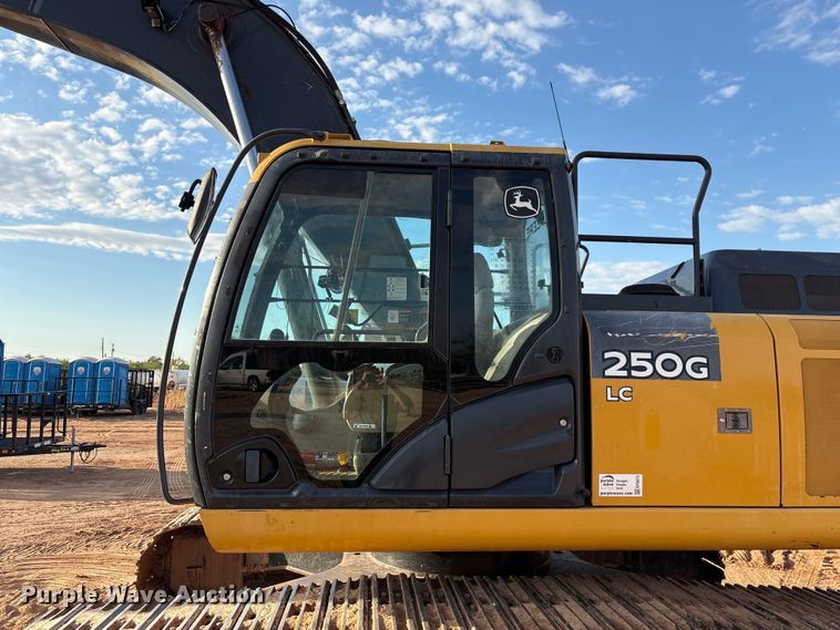 image for item EF6073 2014 John Deere 250G excavator