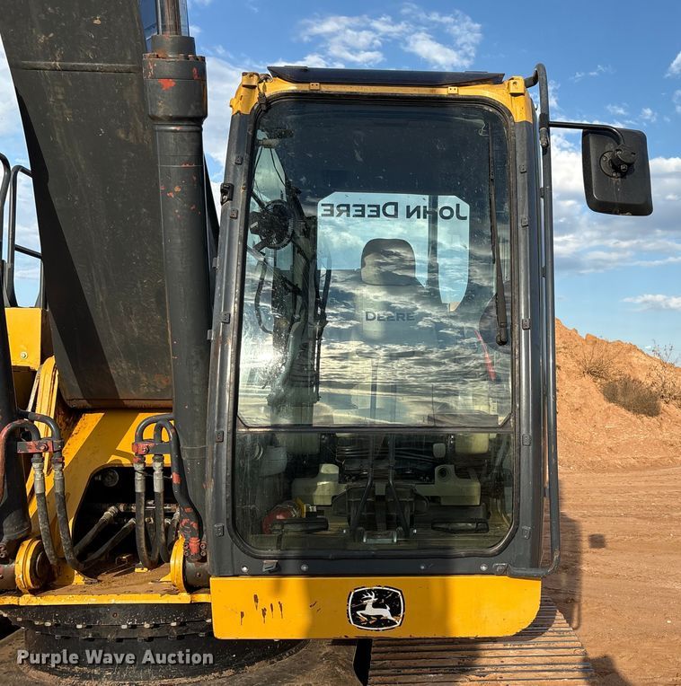 image for item EF6073 2014 John Deere 250G excavator