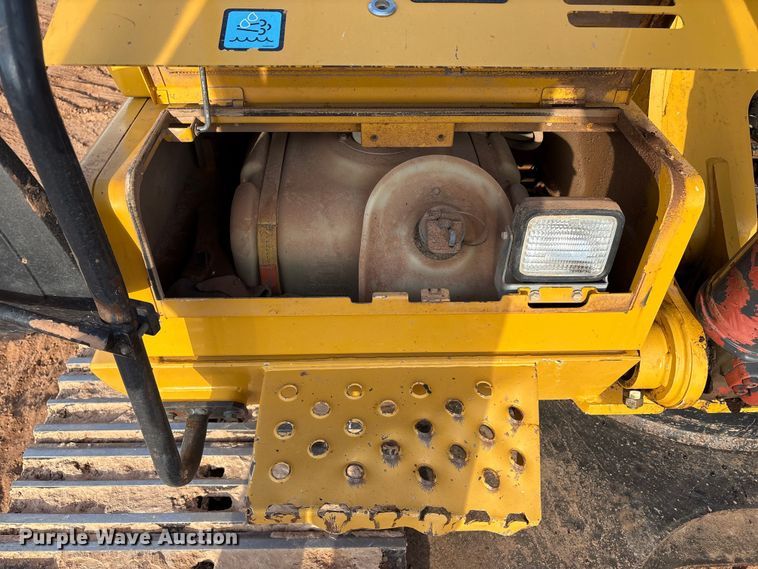 image for item EF6073 2014 John Deere 250G excavator