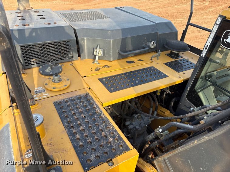 image for item EF6073 2014 John Deere 250G excavator