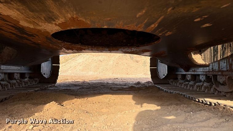 image for item EF6073 2014 John Deere 250G excavator