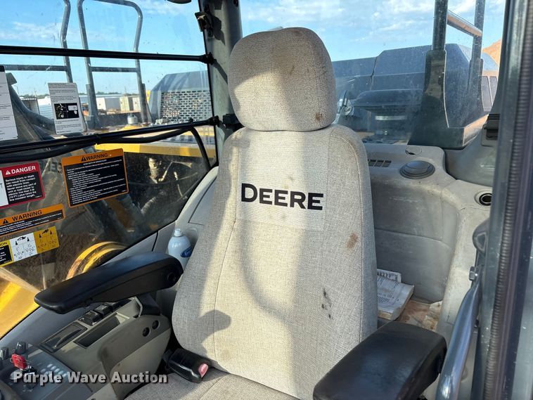 image for item EF6073 2014 John Deere 250G excavator