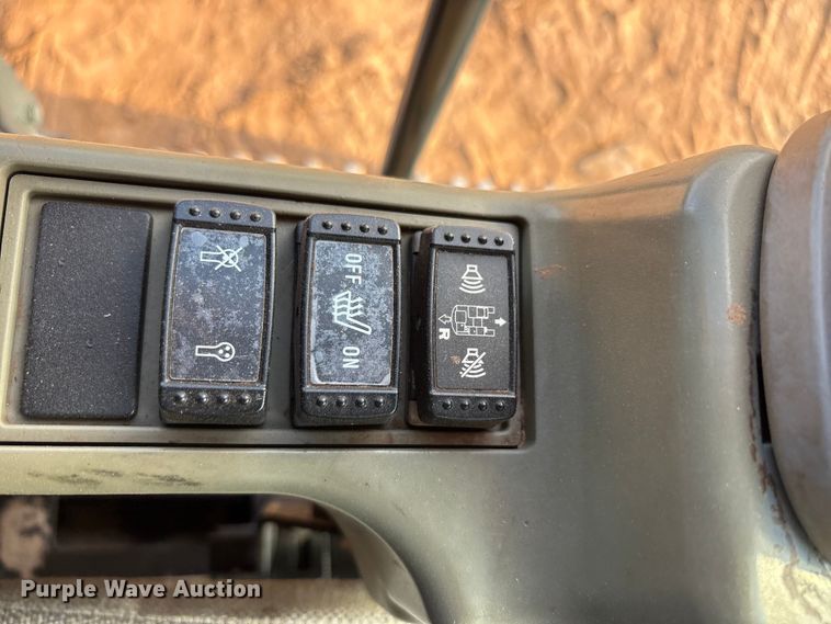 image for item EF6073 2014 John Deere 250G excavator