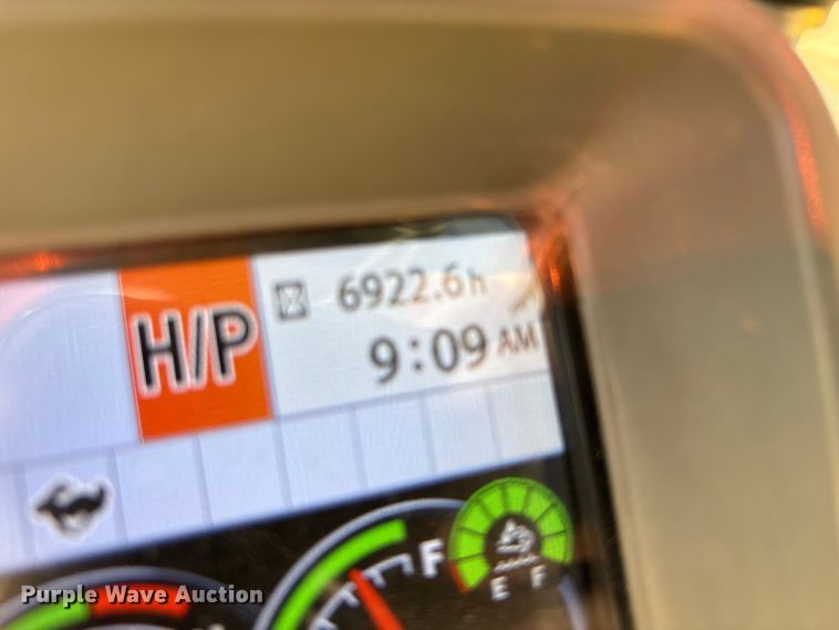 image for item EF6073 2014 John Deere 250G excavator