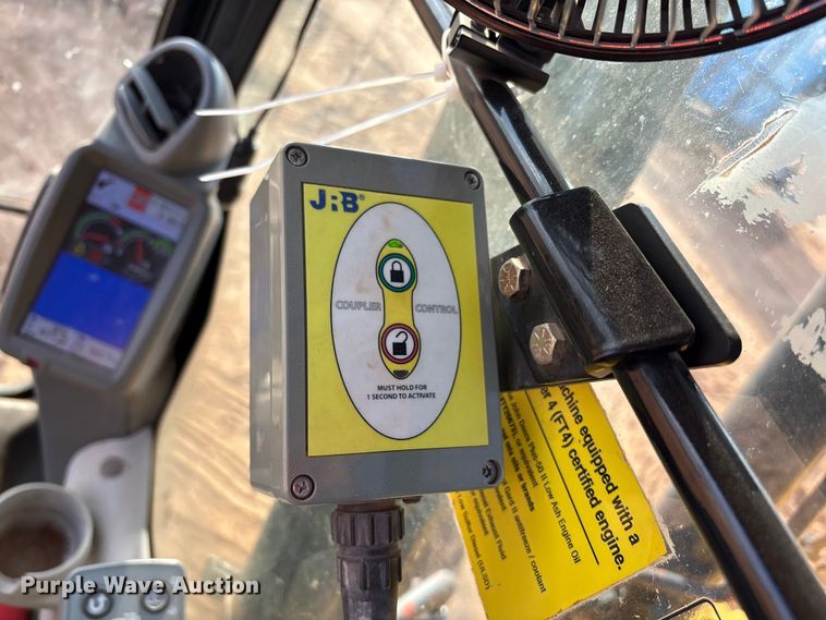 image for item EF6073 2014 John Deere 250G excavator