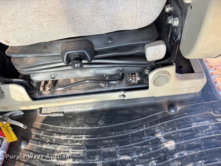 image for item EF6073 2014 John Deere 250G excavator