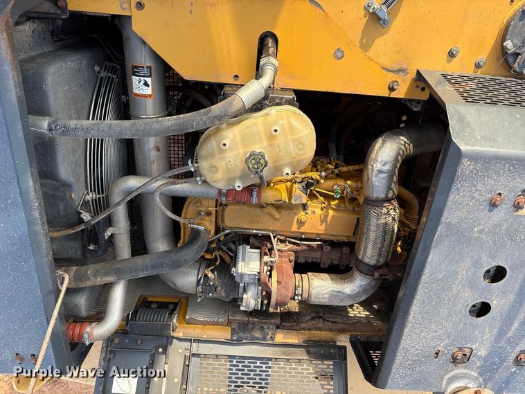 image for item EF6073 2014 John Deere 250G excavator