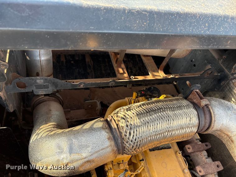 image for item EF6073 2014 John Deere 250G excavator