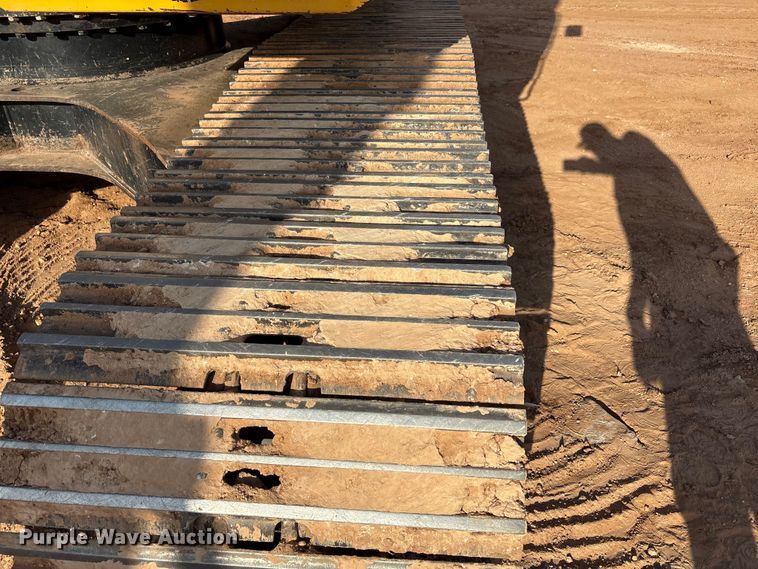 image for item EF6073 2014 John Deere 250G excavator