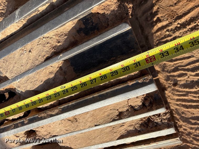 image for item EF6073 2014 John Deere 250G excavator