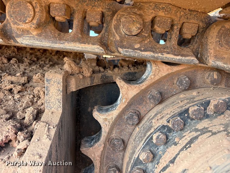 image for item EF6073 2014 John Deere 250G excavator