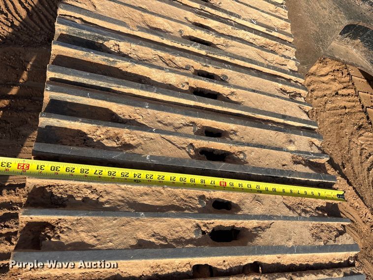 image for item EF6073 2014 John Deere 250G excavator