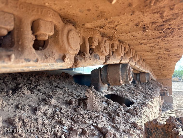 image for item EF6073 2014 John Deere 250G excavator