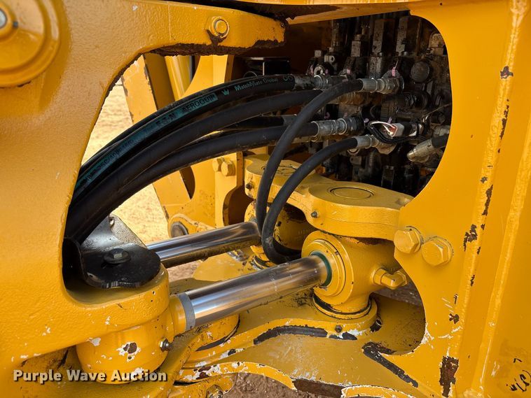 image for item EF6075 2014 John Deere 310SK backhoe