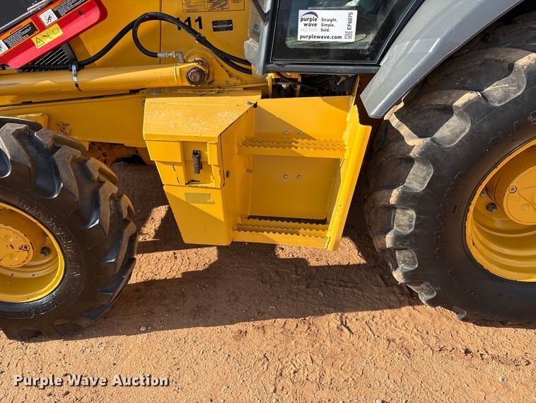 image for item EF6075 2014 John Deere 310SK backhoe