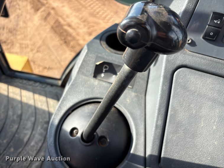 image for item EF6075 2014 John Deere 310SK backhoe