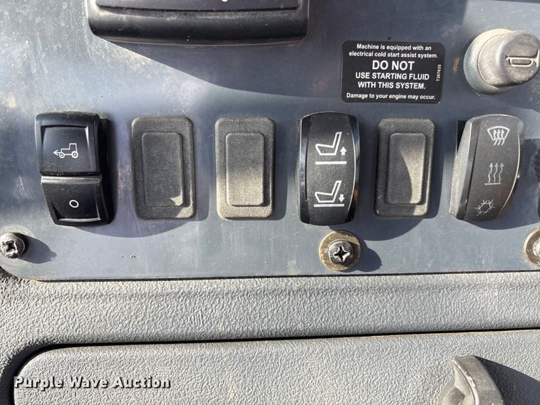 image for item EF6075 2014 John Deere 310SK backhoe