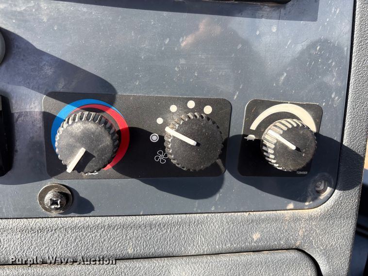 image for item EF6075 2014 John Deere 310SK backhoe