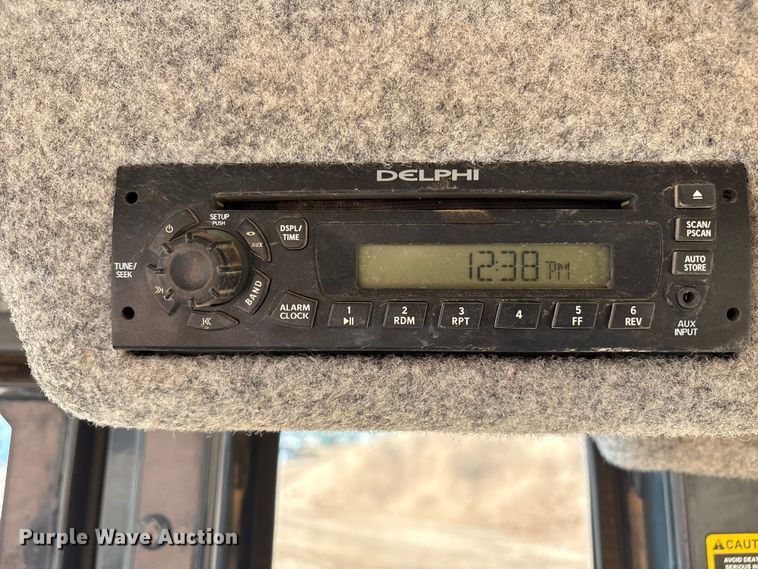 image for item EF6075 2014 John Deere 310SK backhoe