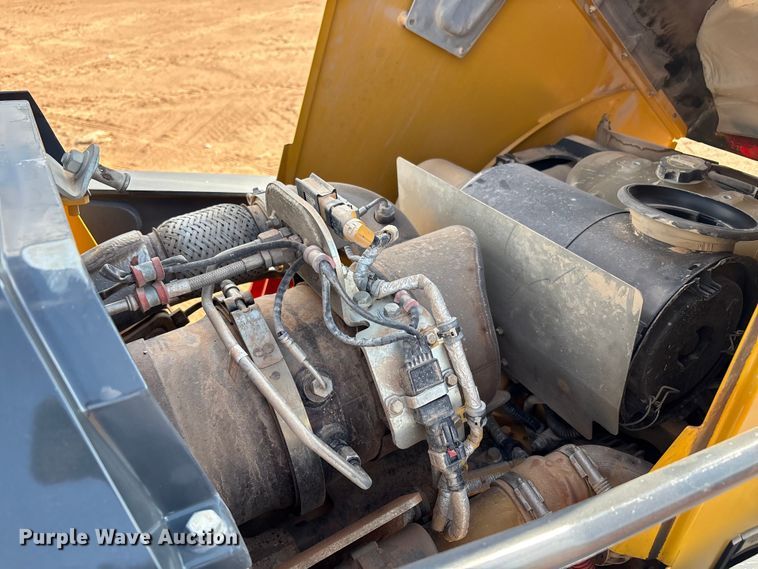 image for item EF6075 2014 John Deere 310SK backhoe