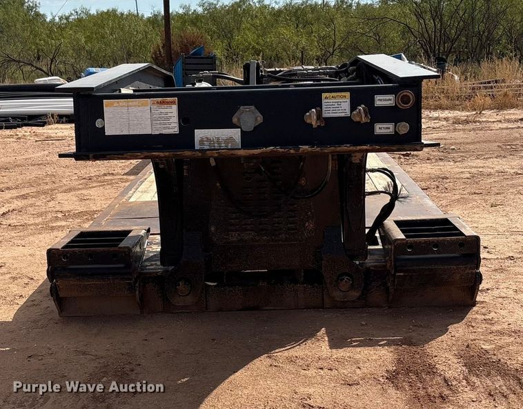 image for item EF6076 2011 Etnyre Blackhawk limited lowboy equipment trailer