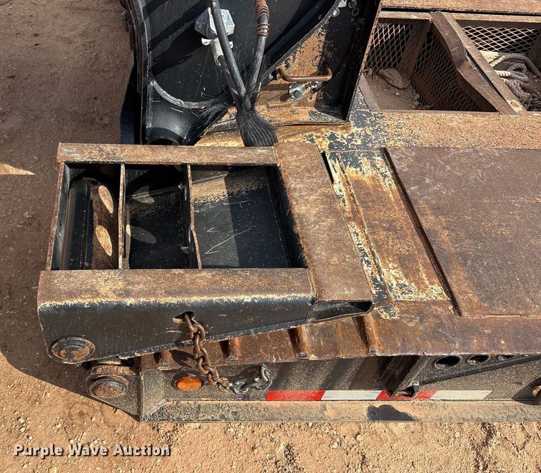 image for item EF6076 2011 Etnyre Blackhawk limited lowboy equipment trailer