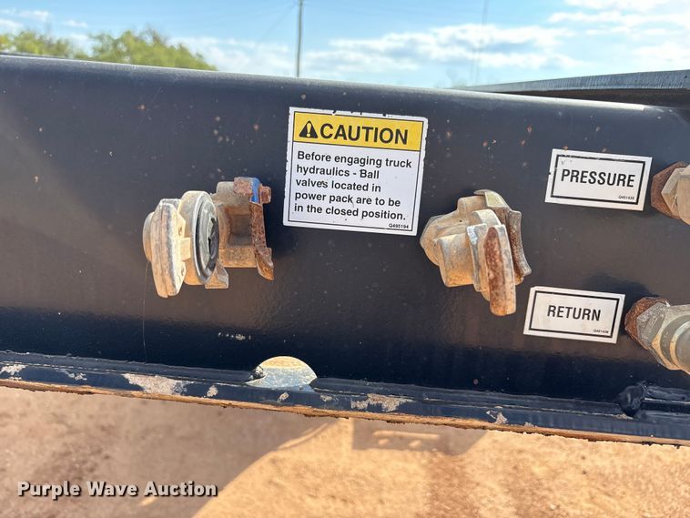 image for item EF6076 2011 Etnyre Blackhawk limited lowboy equipment trailer