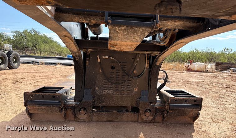 image for item EF6076 2011 Etnyre Blackhawk limited lowboy equipment trailer