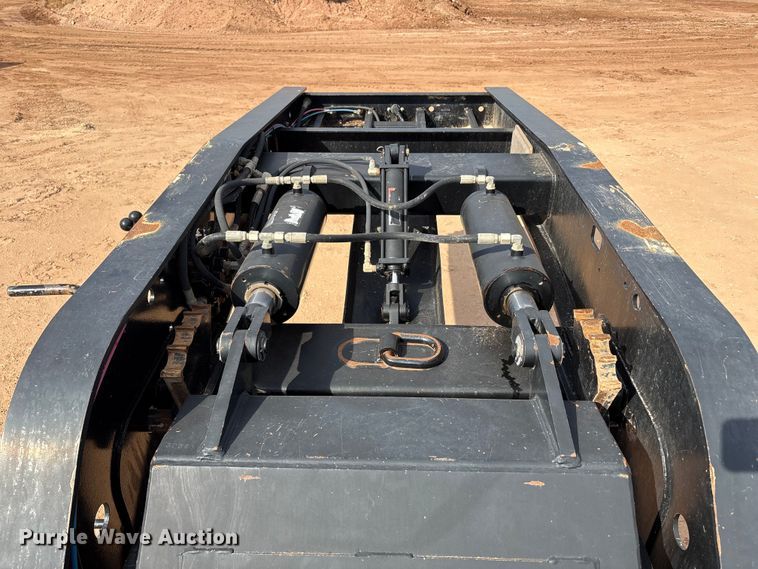 image for item EF6076 2011 Etnyre Blackhawk limited lowboy equipment trailer