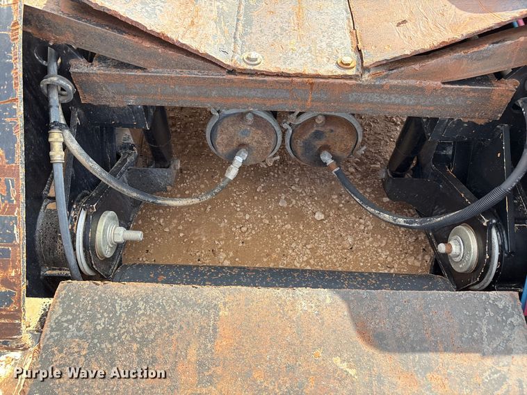 image for item EF6076 2011 Etnyre Blackhawk limited lowboy equipment trailer