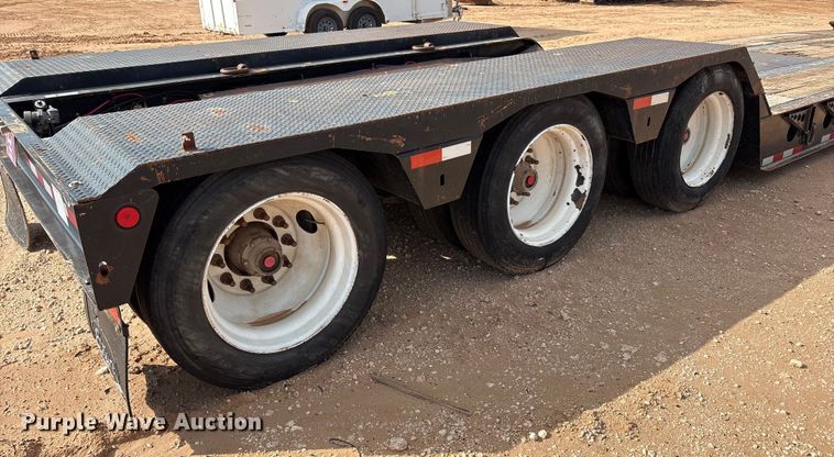 image for item EF6076 2011 Etnyre Blackhawk limited lowboy equipment trailer