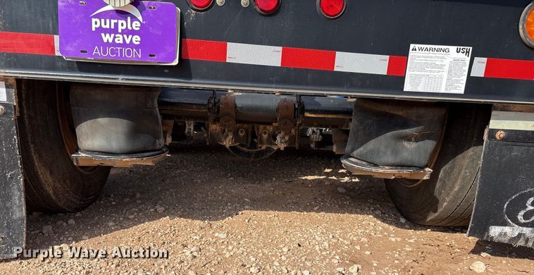 image for item EF6076 2011 Etnyre Blackhawk limited lowboy equipment trailer