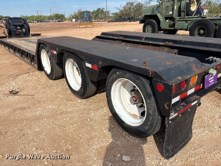 image for item EF6076 2011 Etnyre Blackhawk limited lowboy equipment trailer