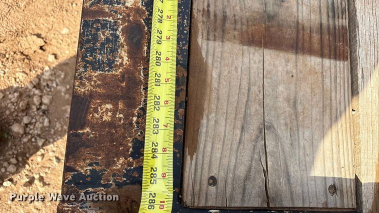 image for item EF6076 2011 Etnyre Blackhawk limited lowboy equipment trailer