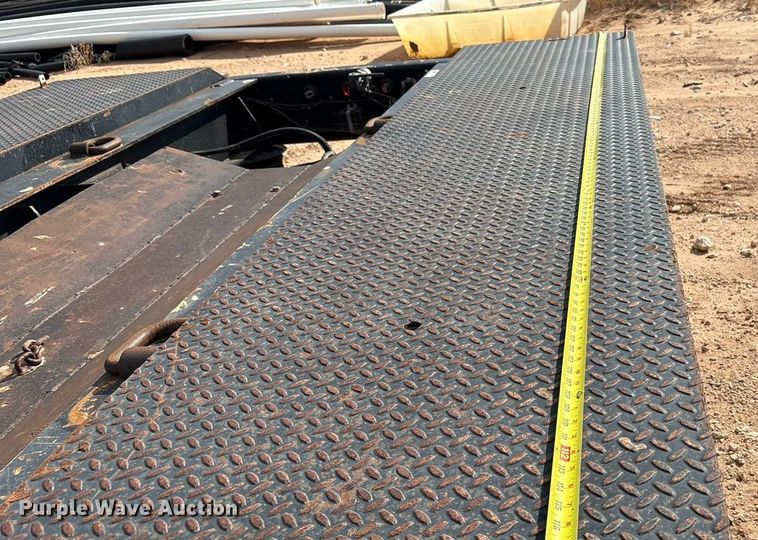 image for item EF6076 2011 Etnyre Blackhawk limited lowboy equipment trailer