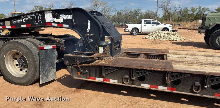 image for item EF6076 2011 Etnyre Blackhawk limited lowboy equipment trailer