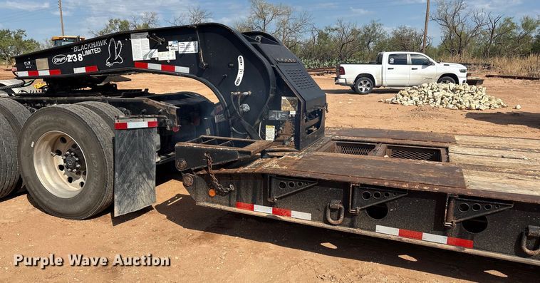 image for item EF6076 2011 Etnyre Blackhawk limited lowboy equipment trailer