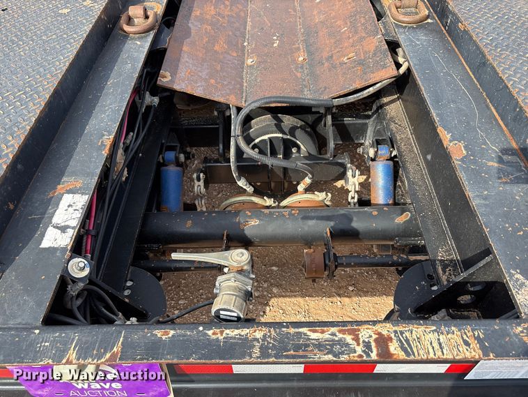 image for item EF6076 2011 Etnyre Blackhawk limited lowboy equipment trailer