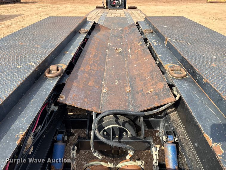 image for item EF6076 2011 Etnyre Blackhawk limited lowboy equipment trailer