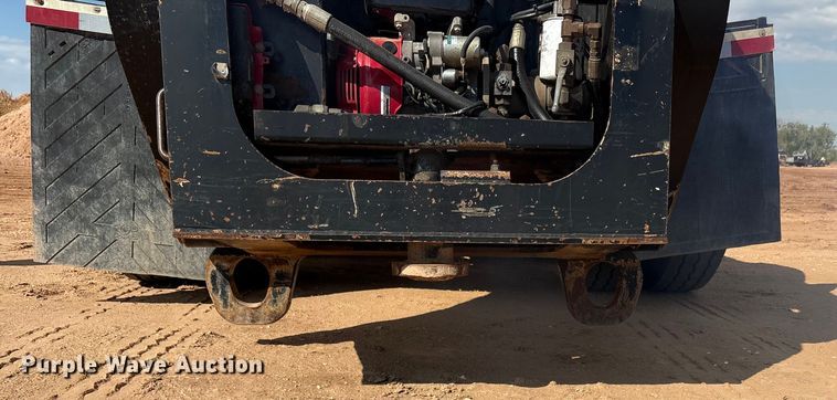 image for item EF6076 2011 Etnyre Blackhawk limited lowboy equipment trailer