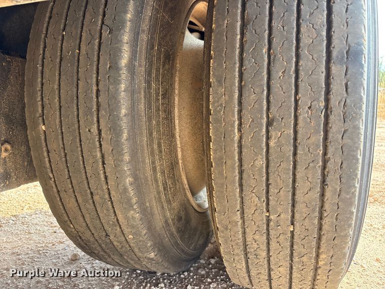 image for item EF6076 2011 Etnyre Blackhawk limited lowboy equipment trailer