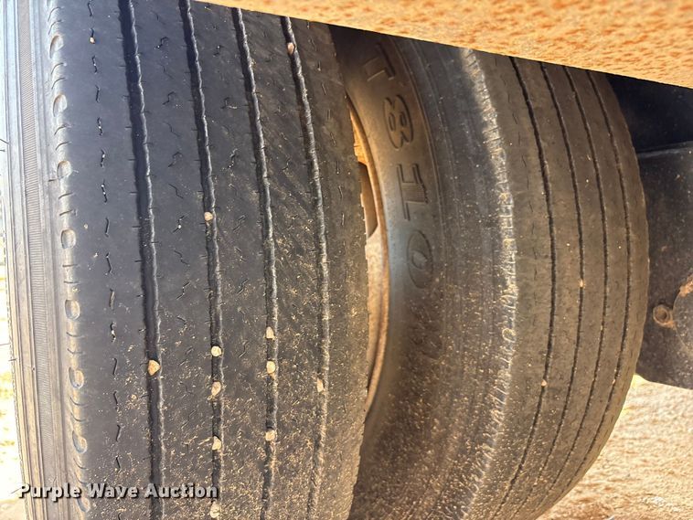 image for item EF6076 2011 Etnyre Blackhawk limited lowboy equipment trailer