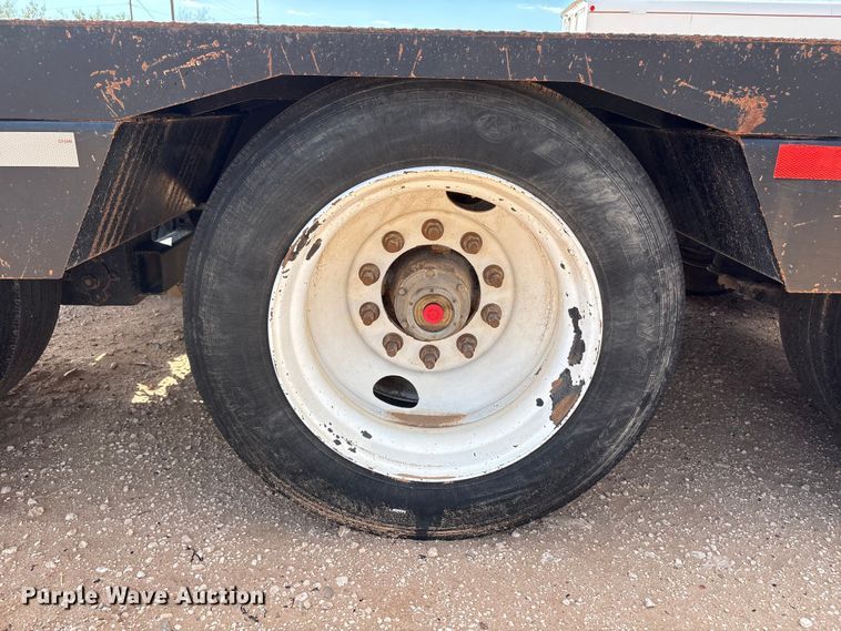 image for item EF6076 2011 Etnyre Blackhawk limited lowboy equipment trailer