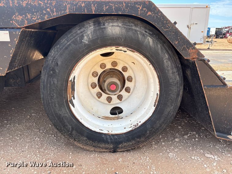 image for item EF6076 2011 Etnyre Blackhawk limited lowboy equipment trailer