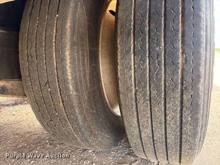 image for item EF6076 2011 Etnyre Blackhawk limited lowboy equipment trailer